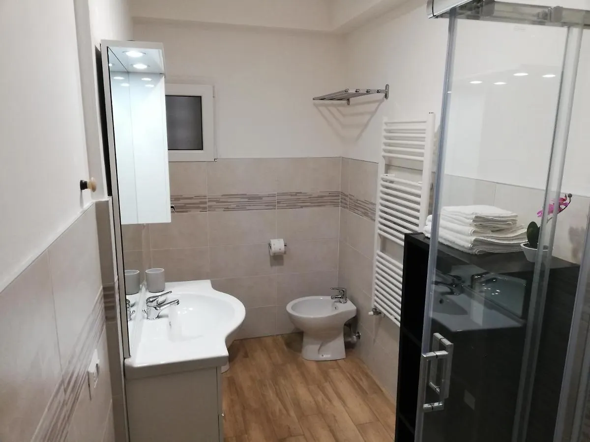Alps & Lake Apartment Lecco 0*,